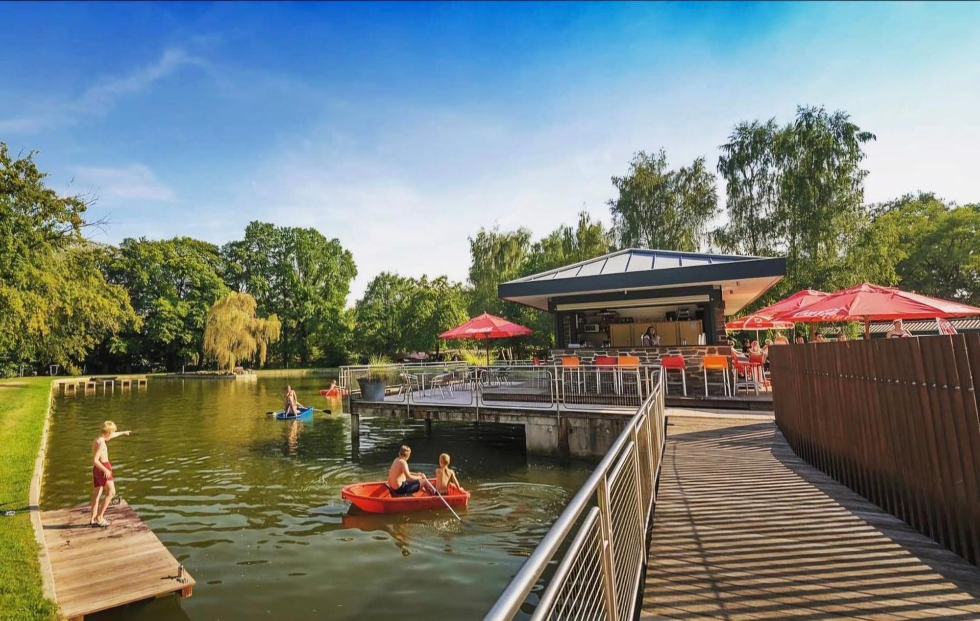 Pipowagen Met Prive Hot Tub Villa Lanaken Dış mekan fotoğraf