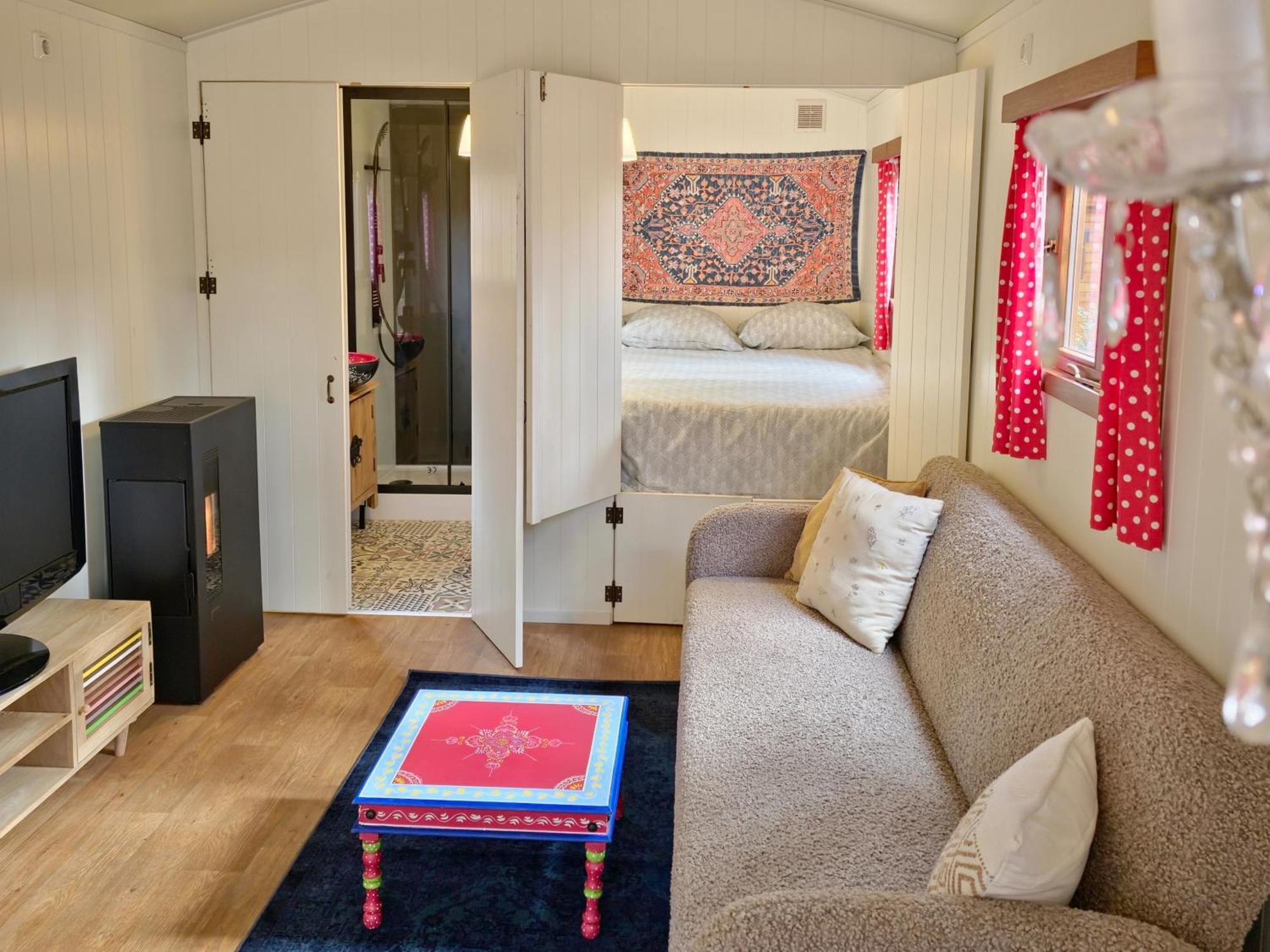 Pipowagen Met Prive Hot Tub Villa Lanaken Dış mekan fotoğraf