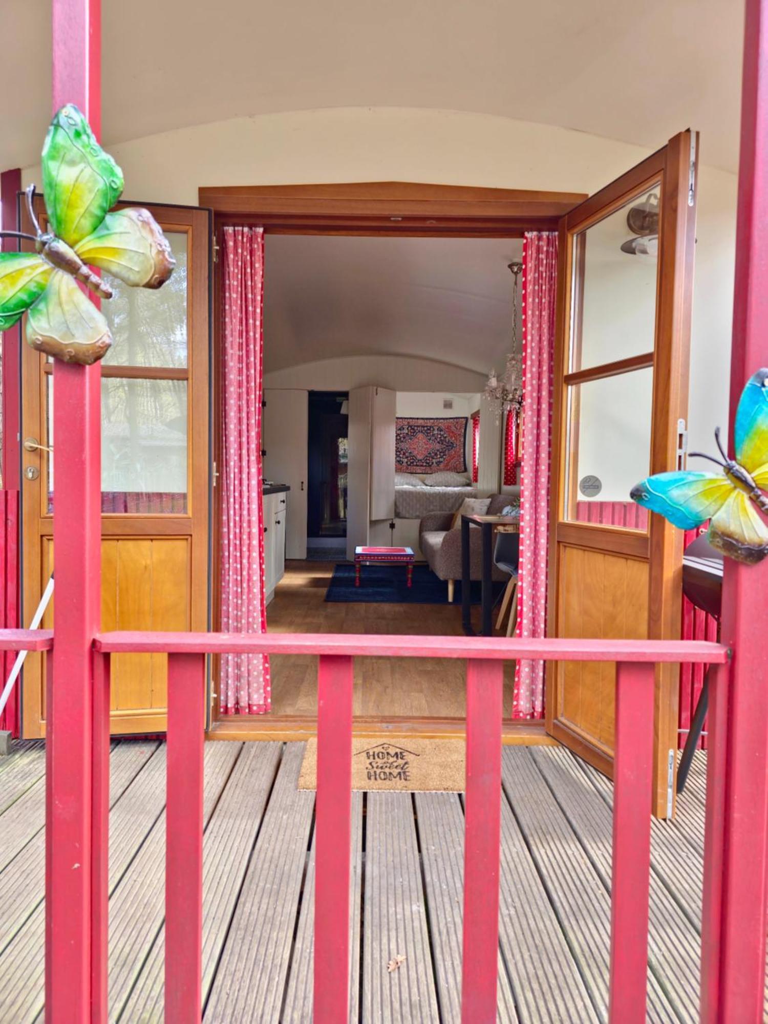 Pipowagen Met Prive Hot Tub Villa Lanaken Dış mekan fotoğraf